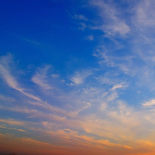 Vacker Himmel Och Färgglada Moln Vid Solnedgången — Stockfoto