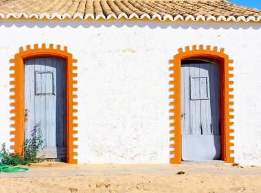 Barril plaj Portekiz Beyaz Cephe