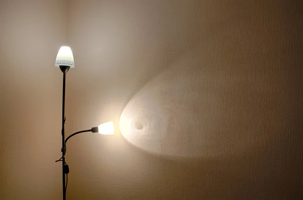 Muur Met Behang Textuur Verlicht Door Een Lamp — Stockfoto