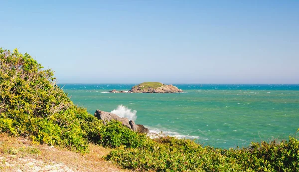 Sunny Seascape Small Rocky Island Covered Grass Secluded House Island — Stock Photo, Image