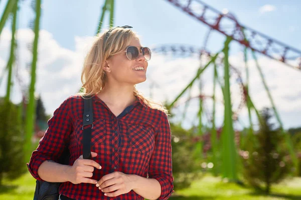 Reiziger in themapark — Stockfoto