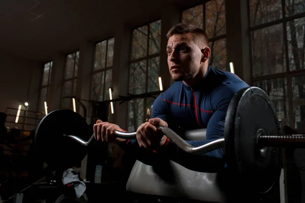 Strong Young Sportsman Making Effort While Lifting Heavy Weight Workout — Stock Photo, Image