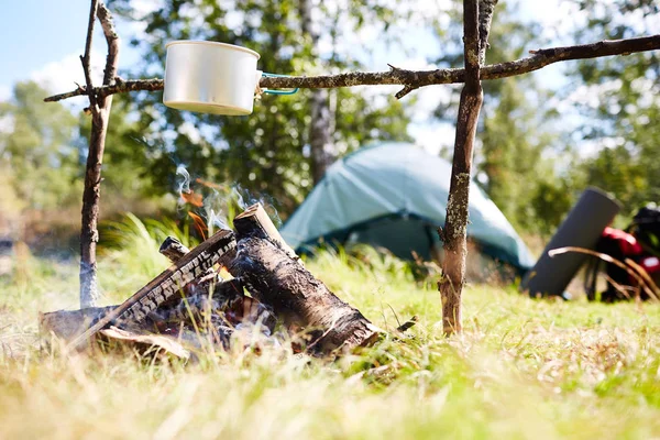 Petite Casserole Aluminium Suspendue Sur Feu Camp Nourriture Pour Les — Photo