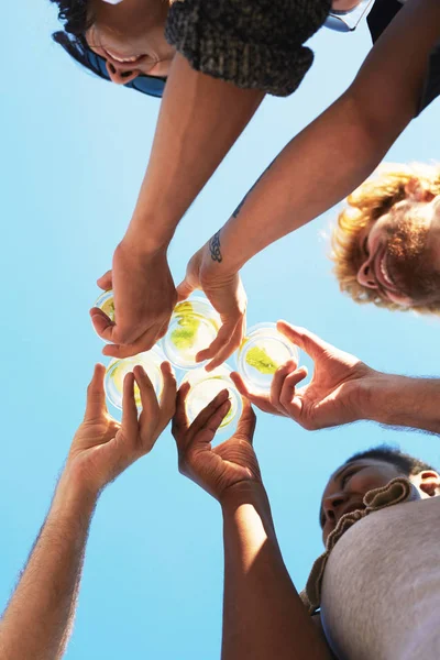 Hands Five Friends Holding Glasses Lemonade Clinking Them Blue Sky — Stock Photo, Image