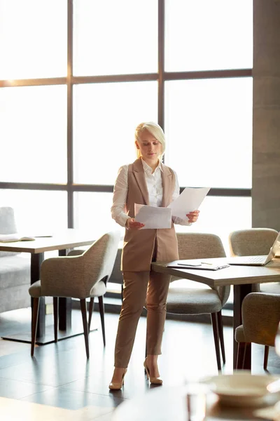 Businesswoman Elegant Suit Reading Financial Documents While Preparing Them Clients — Stock Photo, Image