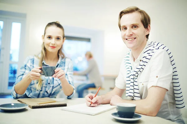 Couple Students Preparing Exams While Drinking Coffee — Stock Photo, Image