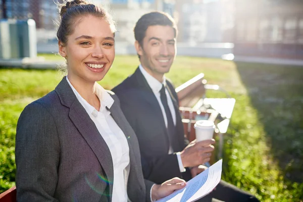 Cheerful Businesswoman Formalwear Looking Camera While Having Meeting Colleague Urban — Stock Photo, Image