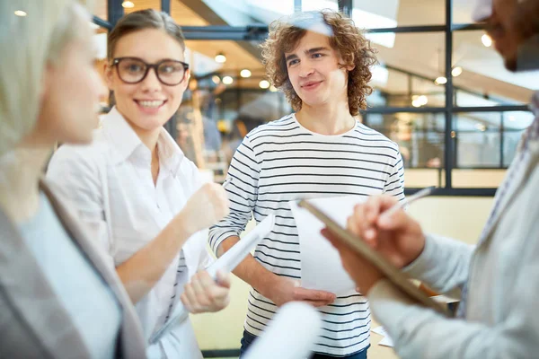 Creative Young People Brainstorming Voicing New Working Ideas Making Notes — Stock Photo, Image