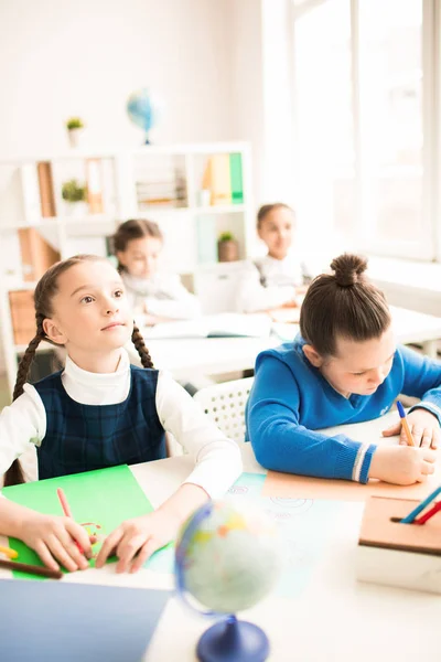 Die Schüler Sind Unterricht Sehr Aufmerksam Sie Hören Auf Jedes — Stockfoto