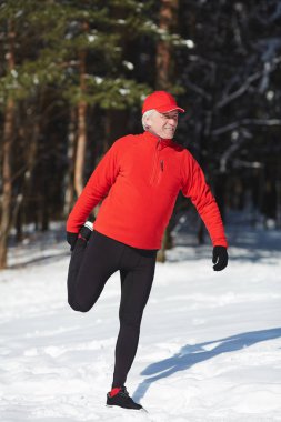 Olgun erkek giyim kış sabahı Doğal ortamında çalışma dışarı içinde