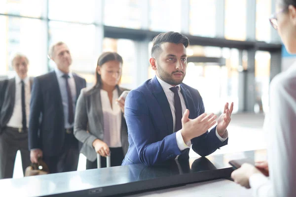 Young Businessman Talking Check Manager Counter Airport Departure — 스톡 사진