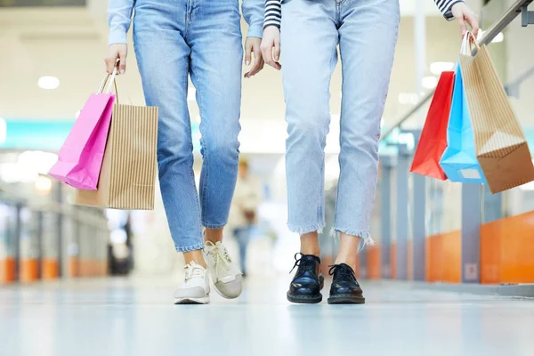 Legs Two Young Shopaholics Casualwear Visiting Modern Mall Season Xmas — Stock Photo, Image