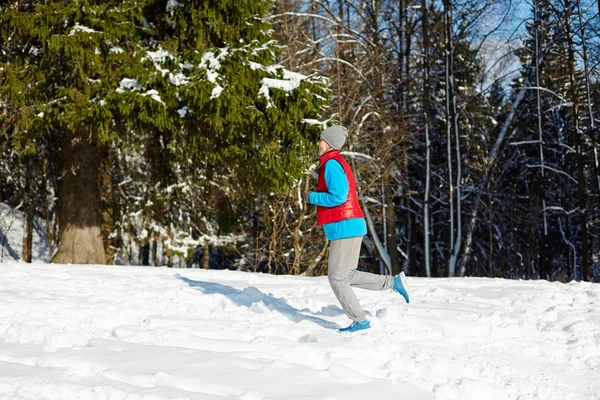 Vista Laterale Della Corsa Formazione Femminile Attiva Nella Foresta Nella — Foto Stock