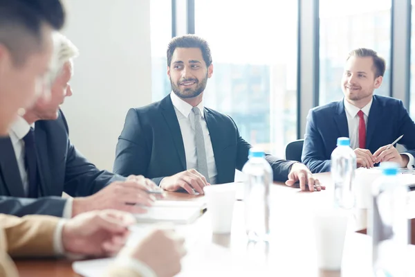 Jolly Confident Handsome Mixed Race Businessman Beard Leading Discussion Colleagues — Stock Photo, Image