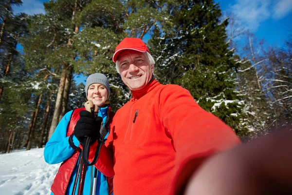 Selfie Happy Affectionate Mature Spouses Activewear Standing Forest Winter Day — Stock Photo, Image