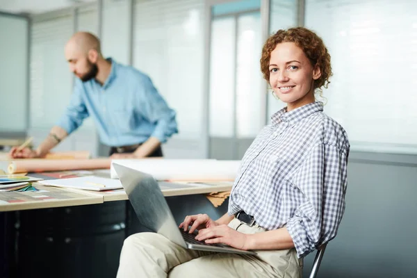 Smiling Optimistic Attractive Young Lady Designer Curly Hair Sitting Chair — Stock Photo, Image