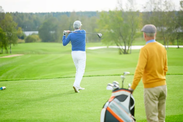 Aged Man Hit Golf Ball Leisure Game While His Buddy — Stock Photo, Image