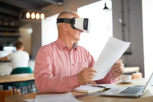 Senior Businessman Papers Watching Virtual Presentation Webcast Headset — Stock Photo, Image