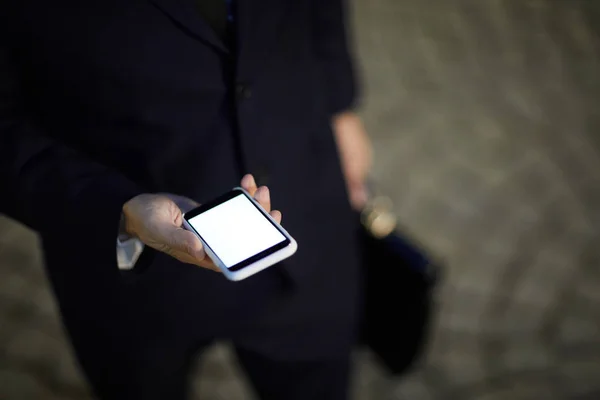 Smartphone Met Verlicht Touchscreen Hand Moderne Mobiele Zakenman — Stockfoto