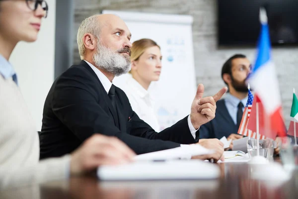 Confident Man Grey Beard Looking Speaker Conference Commenting Some Points — Stock Photo, Image