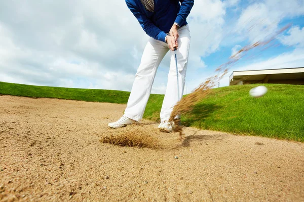Active Man Hit Golf Ball Club While Standing Ground Playing — Stock Photo, Image