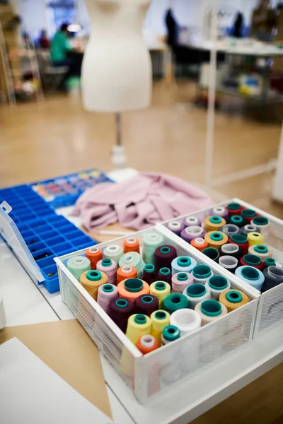 Workplace Tailor Close Two Containers Full Colorful Spools Threads Table — 스톡 사진