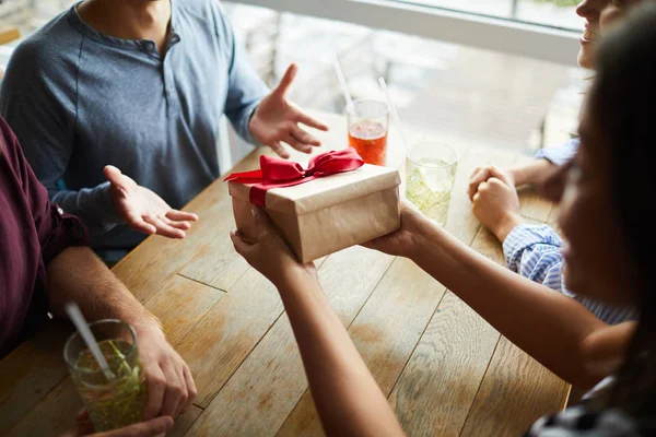 Young Woman Holding Giftbox Red Ribbon Its Top Making Surprise — Stock Photo, Image