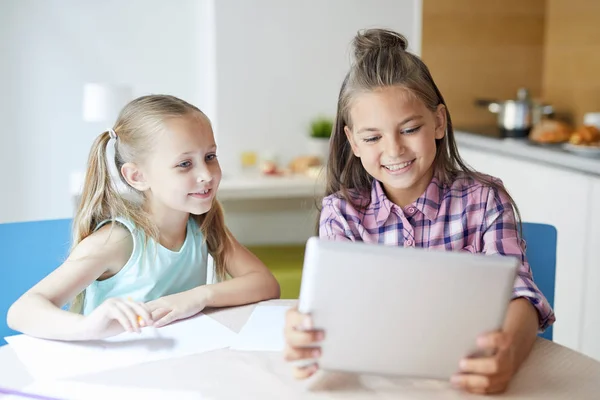 Cheerful Cute Little Sisters Watching Curious Vids Movie Tablet While — Stock Photo, Image