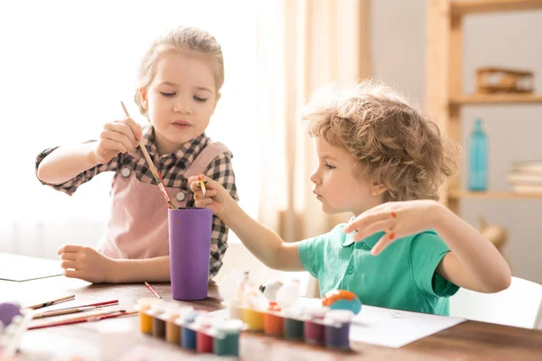 Two Little Cute Siblings Paintbrushes Preparing Traditional Easter Gifts Holiday — Stock Photo, Image