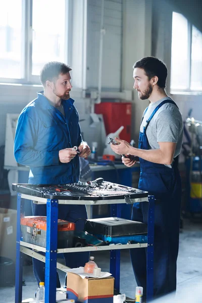Young Confident Maintenance Professionals Workwear Discussing Which Handtools Choose Repair — 스톡 사진