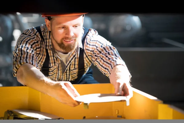 Young Bearded Technician Workwear Helmet Bending Mechanism Industrial Machine Factory — Stock Photo, Image