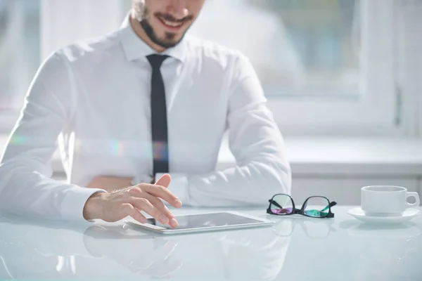 Young Elegant Chief Executive Officer White Shirt Sitting Desk Surfing — Stock Photo, Image