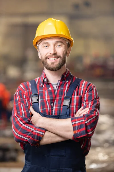 Happy Young Smiling Engineer Machinebuilder Hardhat Overalls Crossing His Arms — Stock Photo, Image