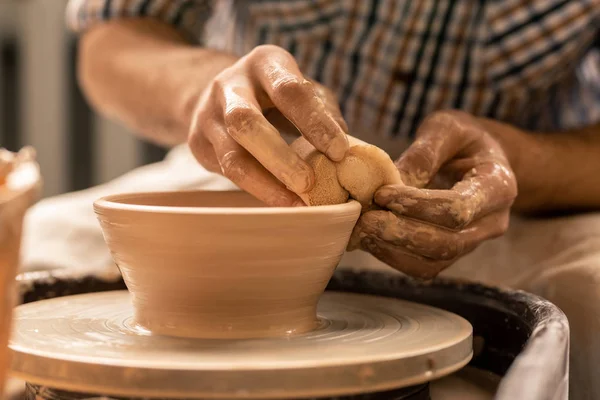 Hands Potter Taking Excess Clay Raw Pot Edge While Working — Stock Photo, Image