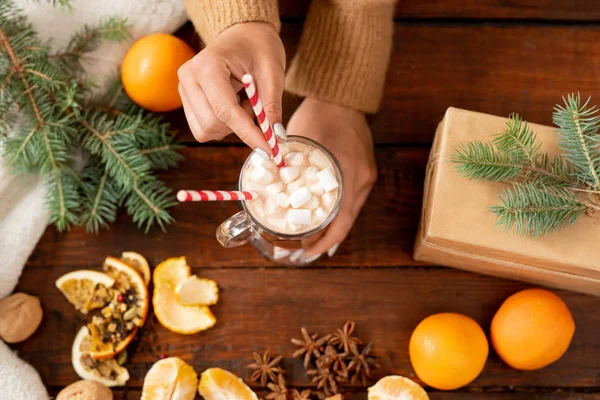 Overview Human Hands Holding Glass Latte Marshmallows Surrounded Conifer Fresh — Stock Photo, Image