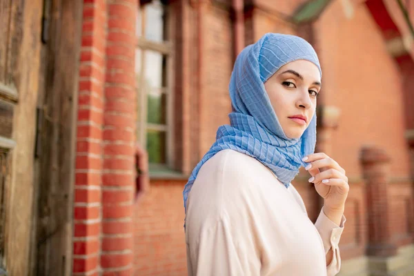 Young Serious Arabian Female Blue Hijab Looking You While Taking — Stock Photo, Image