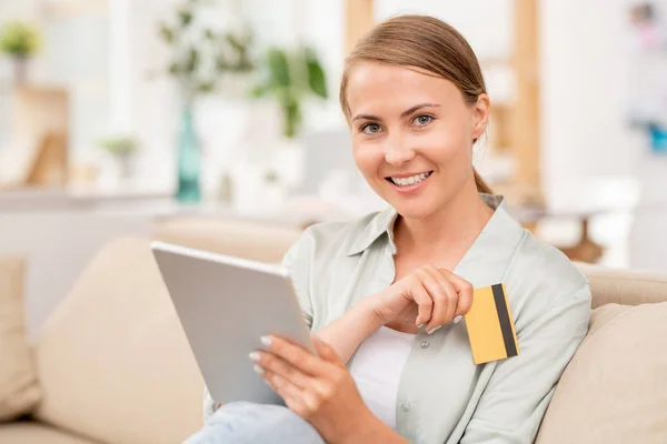 Young Female Customer Using Touchpad Searching Online Goods Plastic Card — Stock Photo, Image