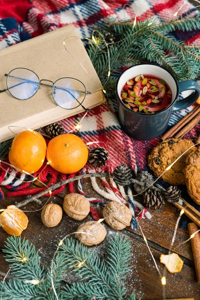 Varmt Örtte Med Citron Och Lingonblad Och Annan Mat Kryddor — Stockfoto