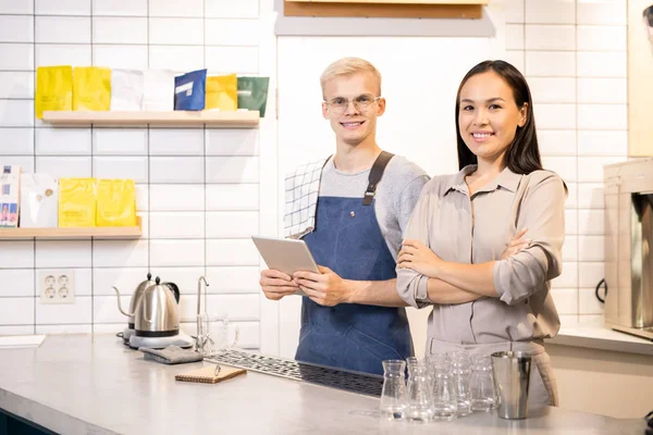 Happy Young Asian Woman Her Male Colleague Workwear Looking You — Stock Photo, Image