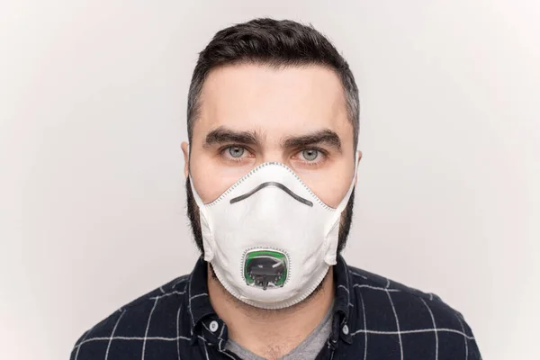 Young Man Respirator Casual Checkered Shirt Looking You While Standing — Stock Photo, Image