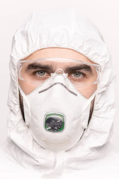 Hoofd Van Hedendaagse Mannelijke Wetenschapper Beschermende Brillen Masker Overall Die — Stockfoto