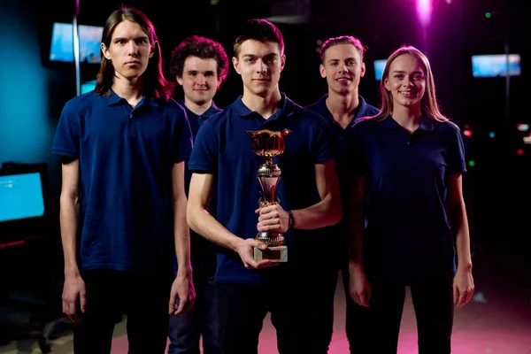 Une Équipe Cinq Jeunes Champions Cybersport Compétition Jeux Réseau Rang — Photo
