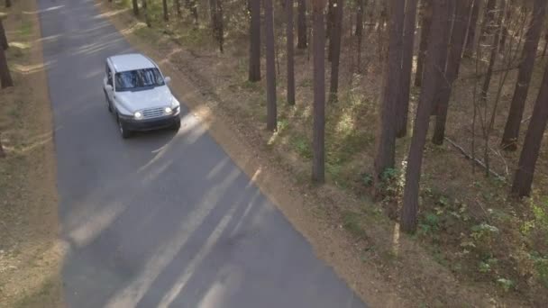 Vue Grand Angle Voiture Croisée Blanche Déplaçant Vers Caméra Long — Video