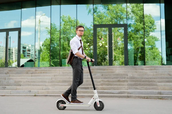 Young Elegant Businessman Standing Scooter Moving Cafe Home Road Building — Stock Photo, Image