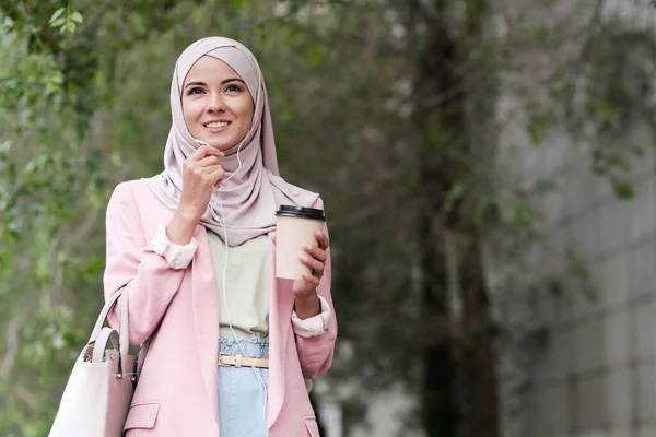 Religious Young Muslim Woman Covered Face Standing Mosque Communicating Cellphone — Stock Photo, Image