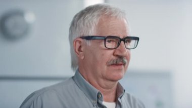 Gözlüklü Kafkas Adam Portresi