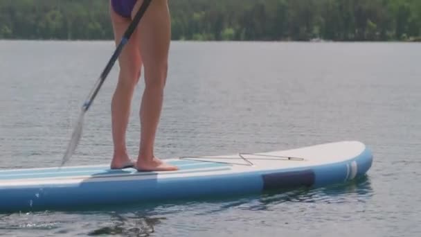 Döntött Toe Head Felvétel Sportos Lapáttal Kezében Végre Sup Szörfözés — Stock videók