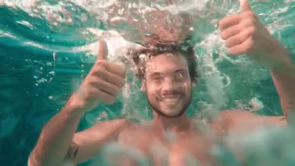 Medium Shot Young Attractive Man Big Smile Showing Thumbs Diving — Stock Video