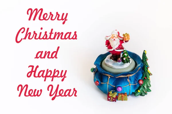 Симпатичный Игрушечный Санта Клаус Белом Фоне Надписью Веселые Старты Счастливый — стоковое фото