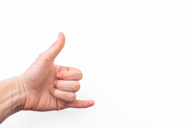 beyaz bir arka plan üzerinde kadın el içki, duman ve sayısı altı, dactyl alfabeharfi bir jest gösteren